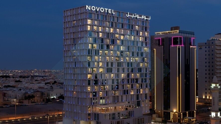إدارة مشروع إعادة تصنيف فندق نوفوتيل الرياض